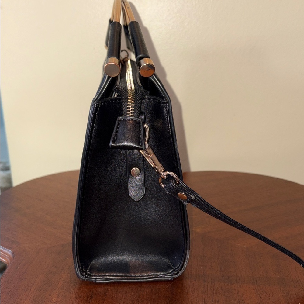 Miztique  satchel  Crossbody bag vegan Suede front panel & trim black/gold tone - Picture 5 of 17